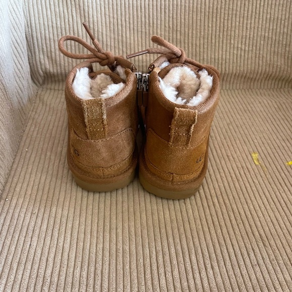 Ugg Half Boot for toddlers - Picture 4 of 5